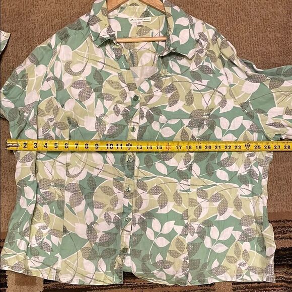 Linen Leaf Print Button-Up Blouse - Picture 9 of 11